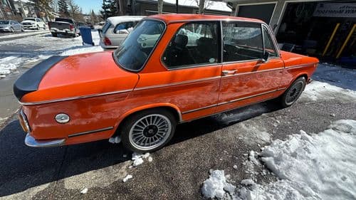 1974 BMW 2002tii exterior 3